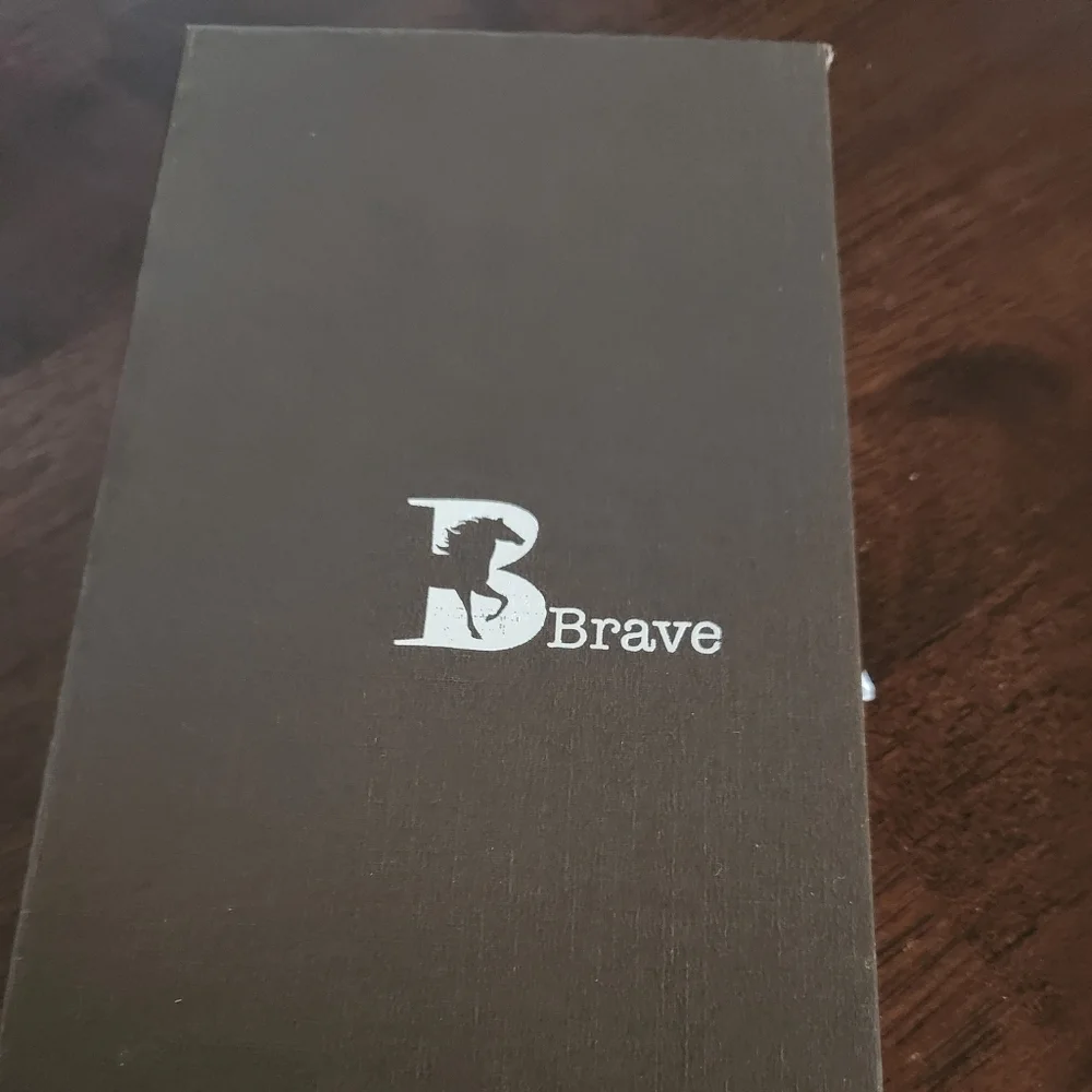 Brave Men's Italian Leather Slim Minimalist Wallet - New in BOX